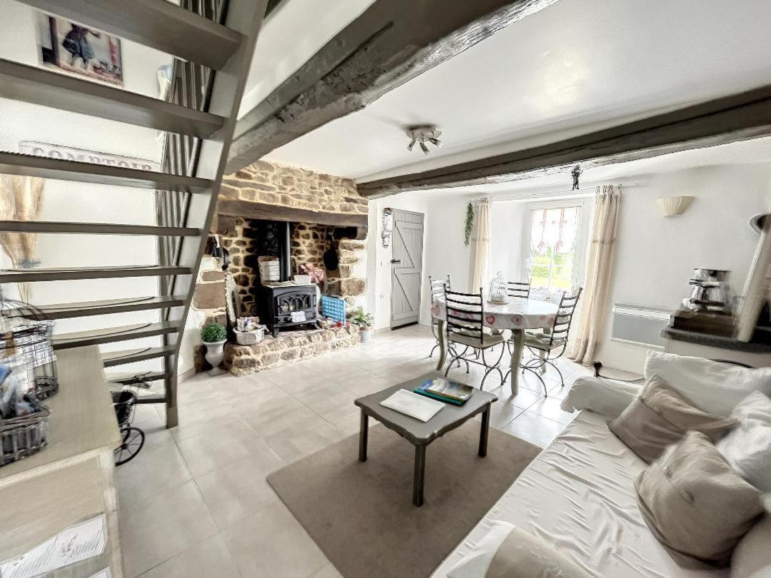 Chambres D'Hotes La Clef Des Champs Montpinchon Εξωτερικό φωτογραφία