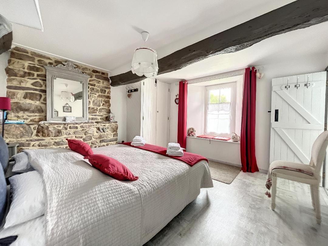 Chambres D'Hotes La Clef Des Champs Montpinchon Εξωτερικό φωτογραφία